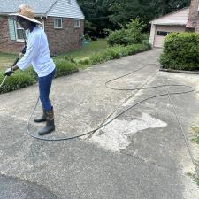 DECK-CLEANING-CONCRETE-CLEANING-IN-RICHMOND-VA 1